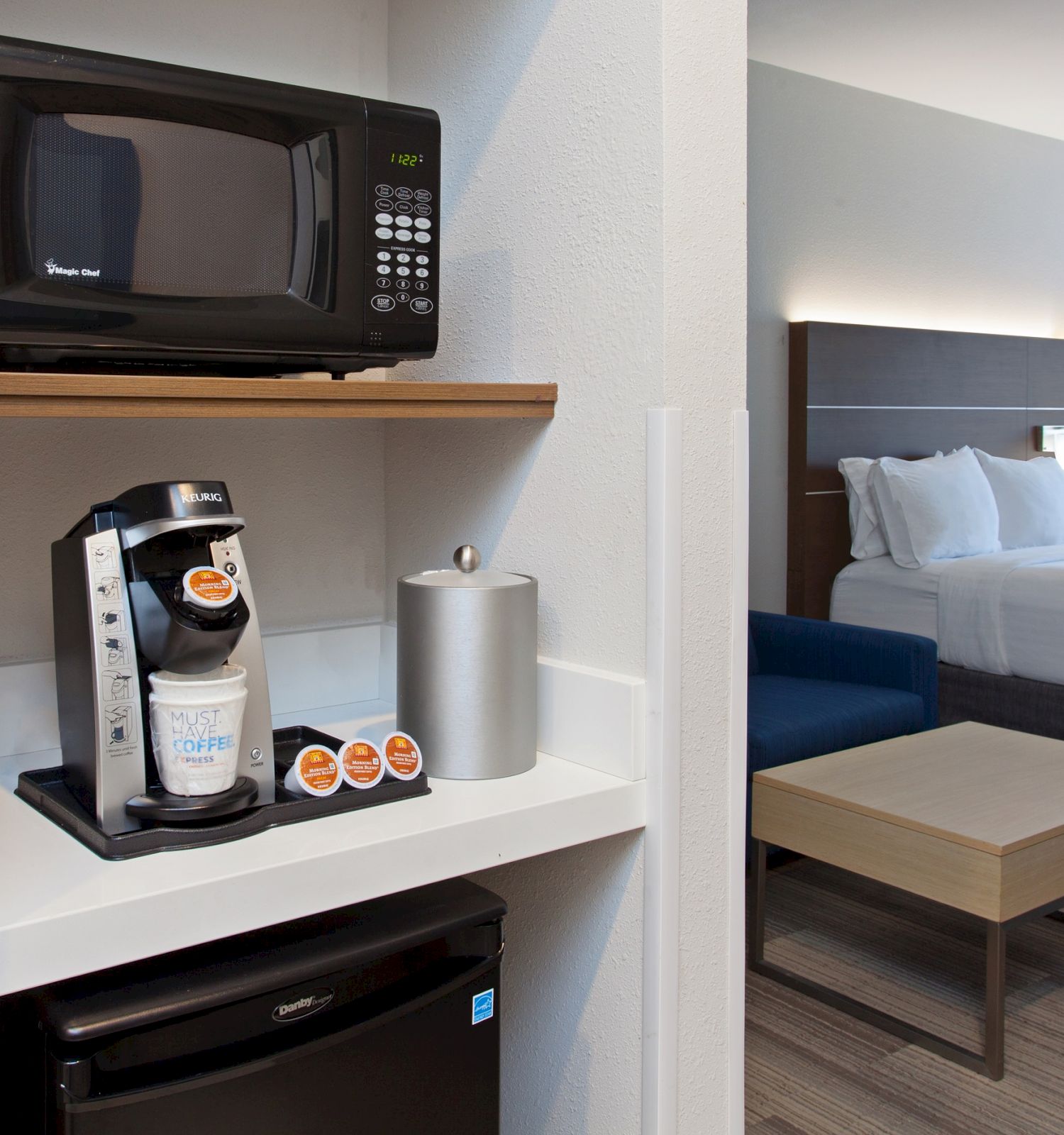 Holiday Inn Express & Suites Corona