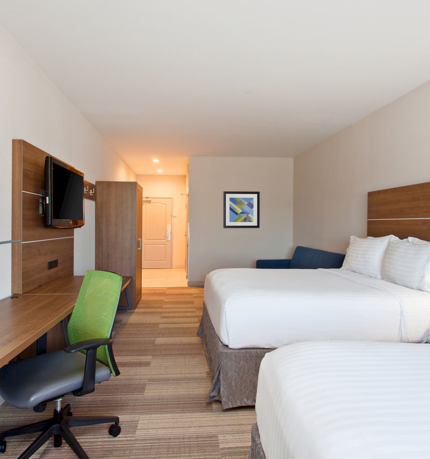 Holiday Inn Express & Suites Corona